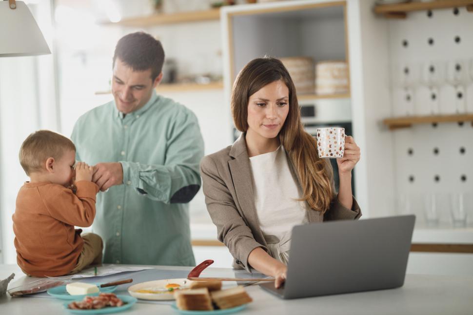 How to Balance Work and Family: Practical Strategies for a Happier Life